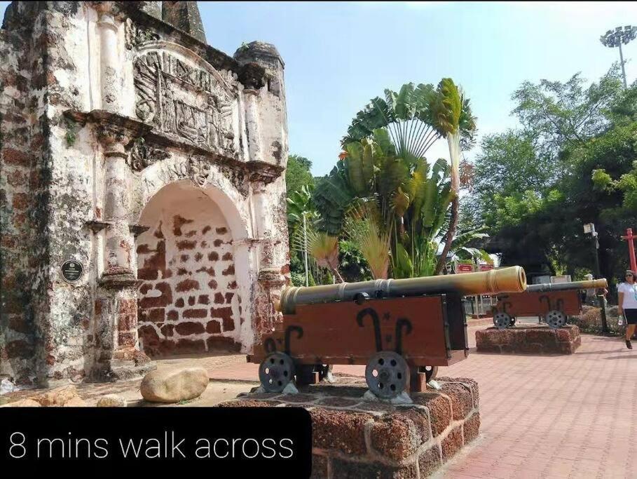 2 Bedroom Apartment Next To Historical Spots Malacca Ngoại thất bức ảnh