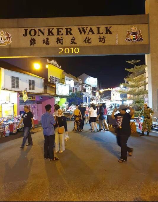 2 Bedroom Apartment Next To Historical Spots Malacca Ngoại thất bức ảnh